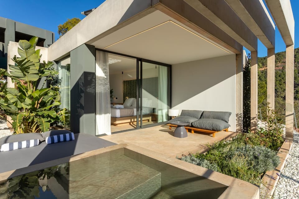 Day, Garden, Solarium, Balcony/Terrace, Seating area, Garden view, Pool view, Swimming pool, sunbed