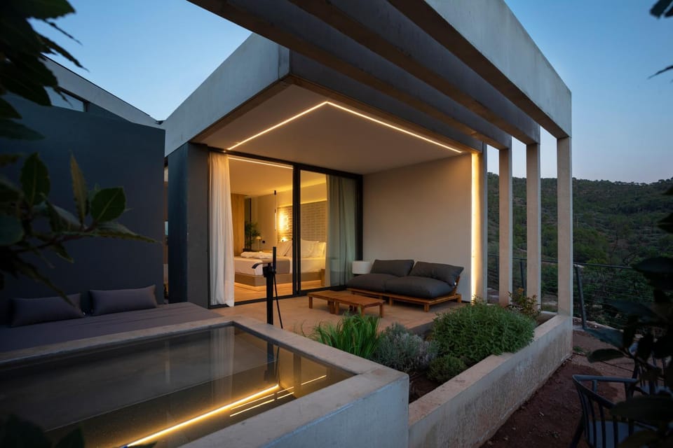 Property building, Night, Natural landscape, Garden, View (from property/room), Balcony/Terrace, Seating area, Garden view, Pool view, Swimming pool, Swimming pool