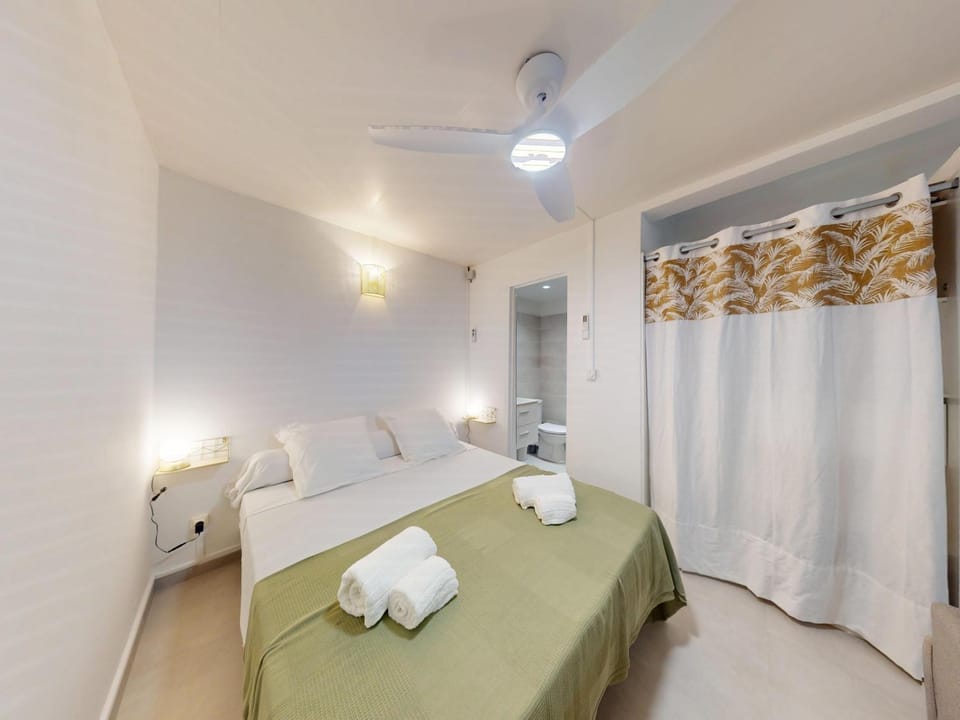 Bed, Photo of the whole room