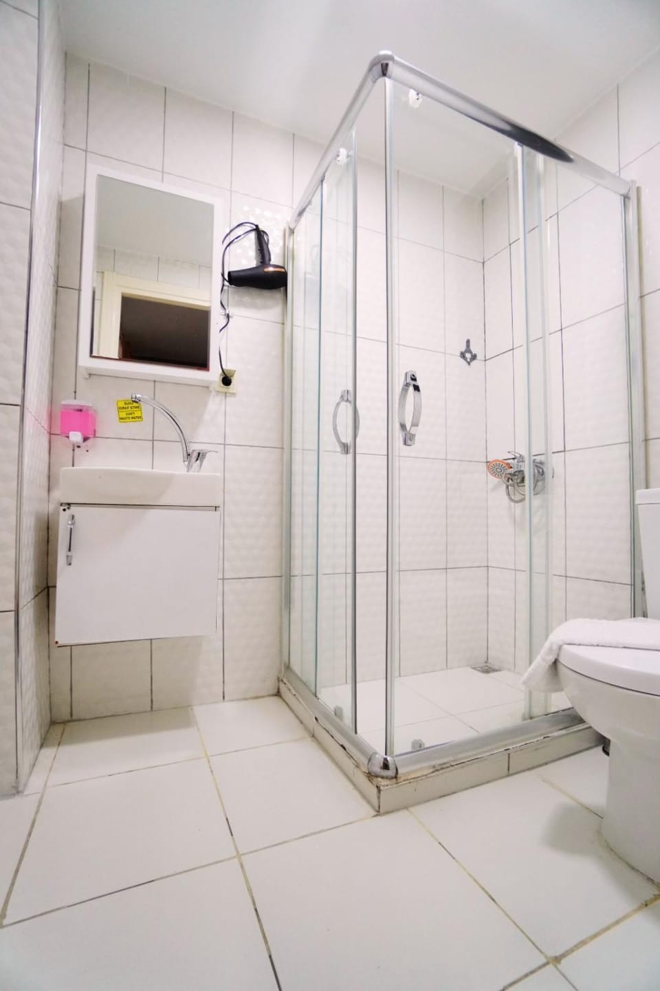 Shower, Toilet