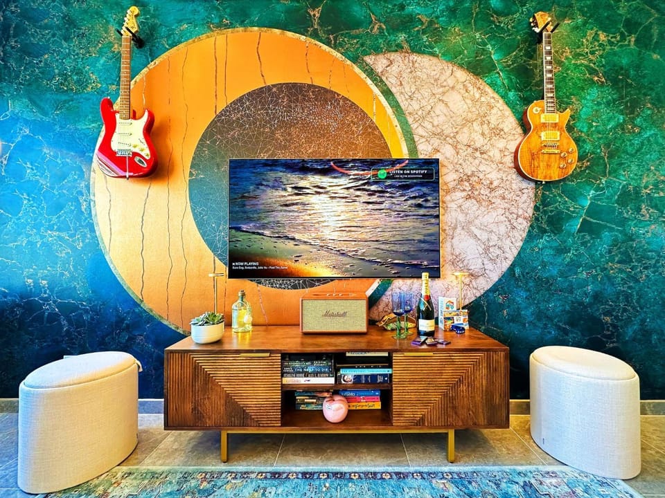 Communal lounge/ TV room, Living room