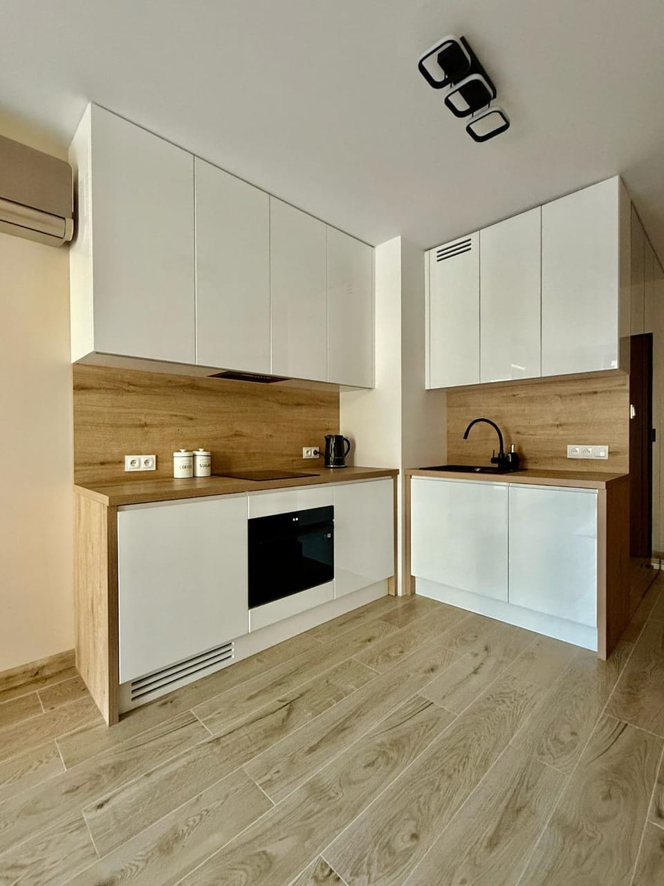 EASY RENT Apartments - Jasna 7, Centrum 24h Check-in Apartment in Masovian Voivodeship