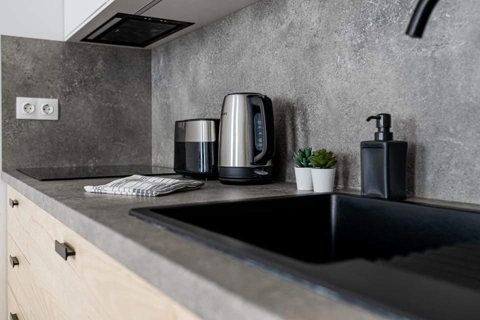 Coffee/tea facilities, toaster