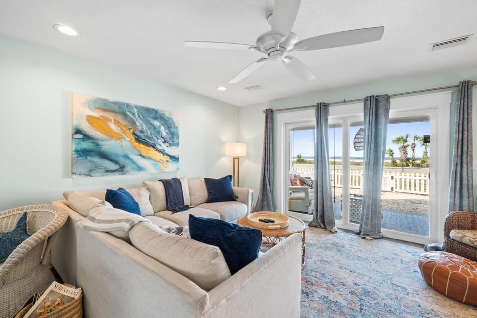 View (from property/room), Balcony/Terrace, Living room, Seating area, Sea view