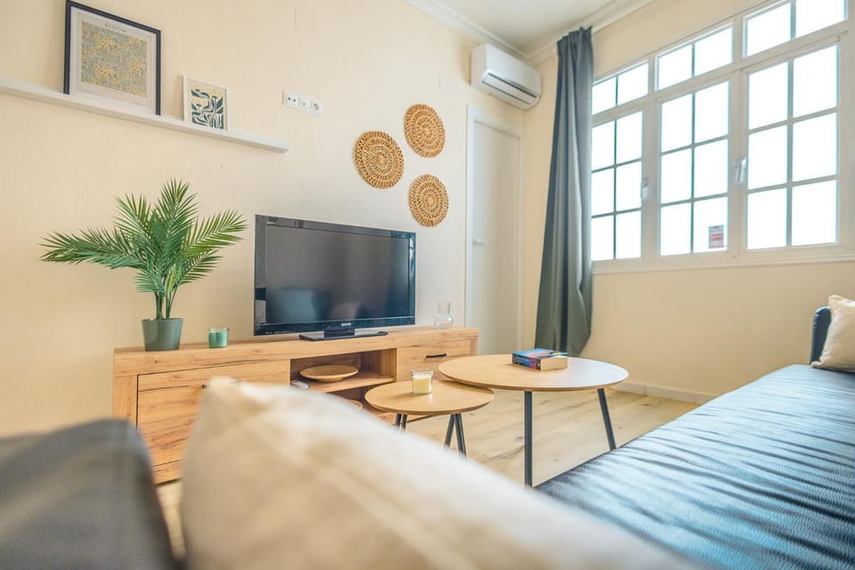 Living room, Evening entertainment, air conditioner