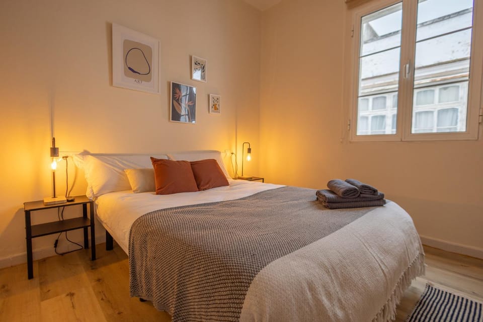Bed, Photo of the whole room, Bedroom, internet, towels