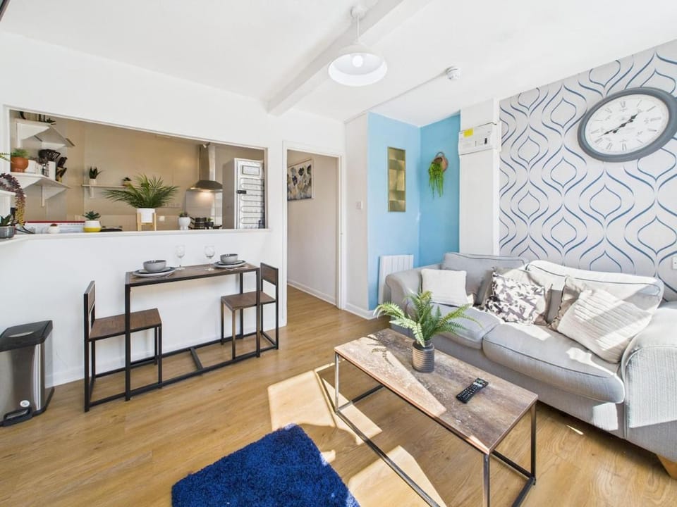 Whitehaven Suite - Sleeps 4 - Cosy Stay Apartment in Copeland District
