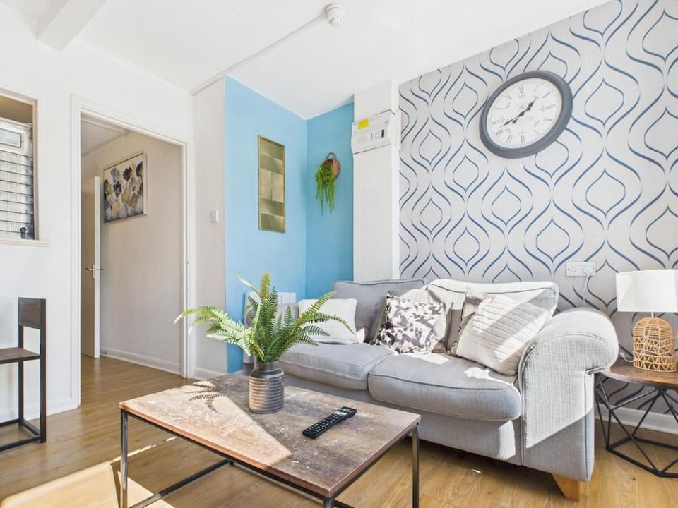 Whitehaven Suite - Sleeps 4 - Cosy Stay Apartment in Copeland District