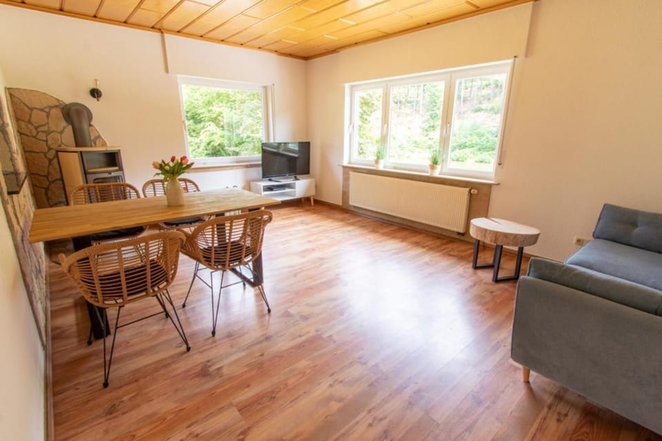 TV and multimedia, Living room, Dining area
