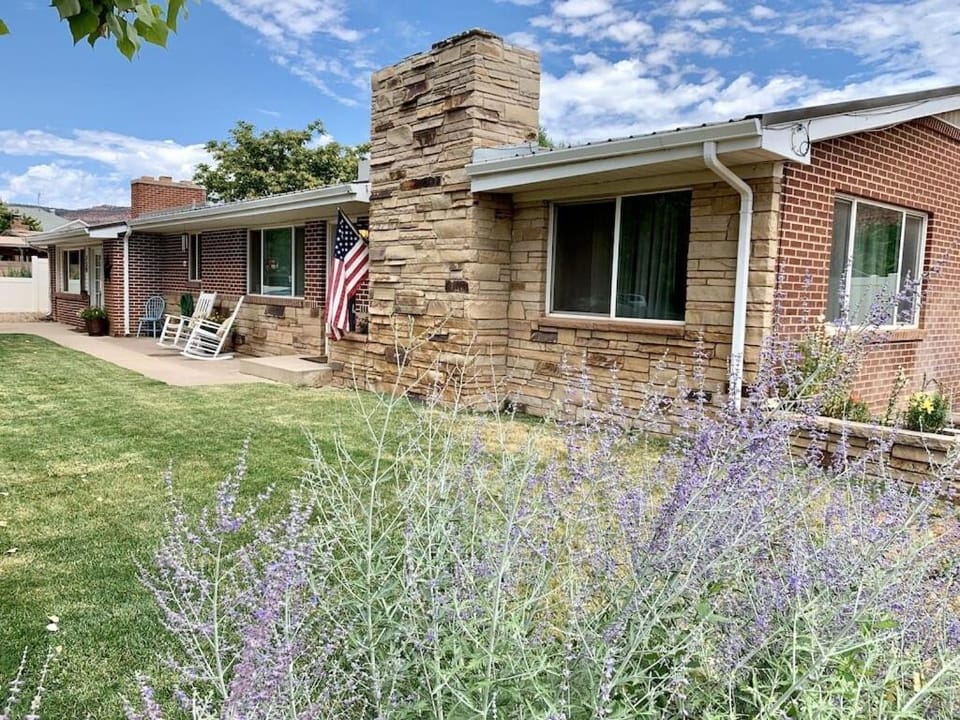 Red Cliffs Rental House in Kanab