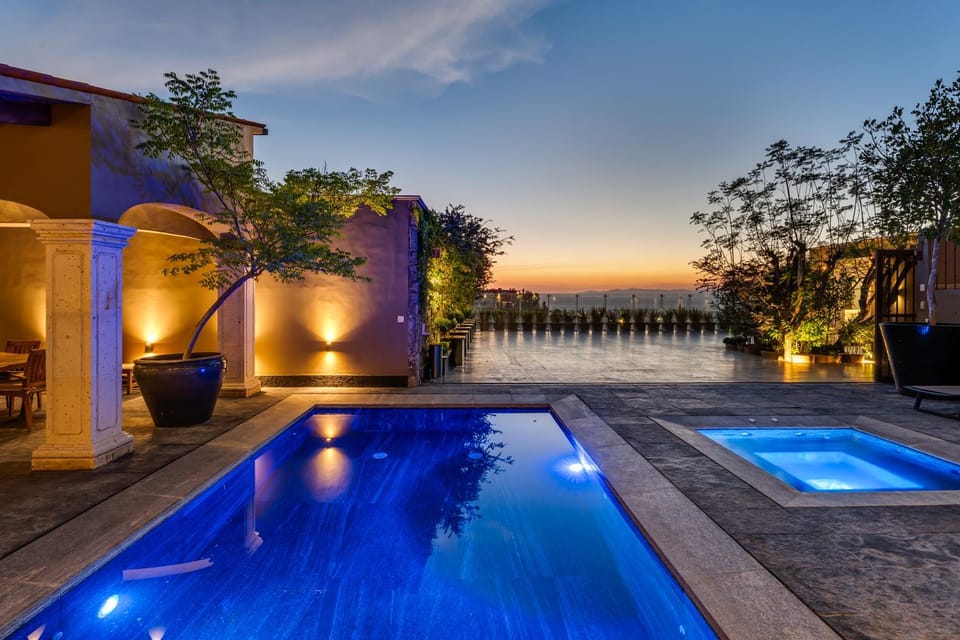 Hot Tub, Banquet/Function facilities, Swimming pool