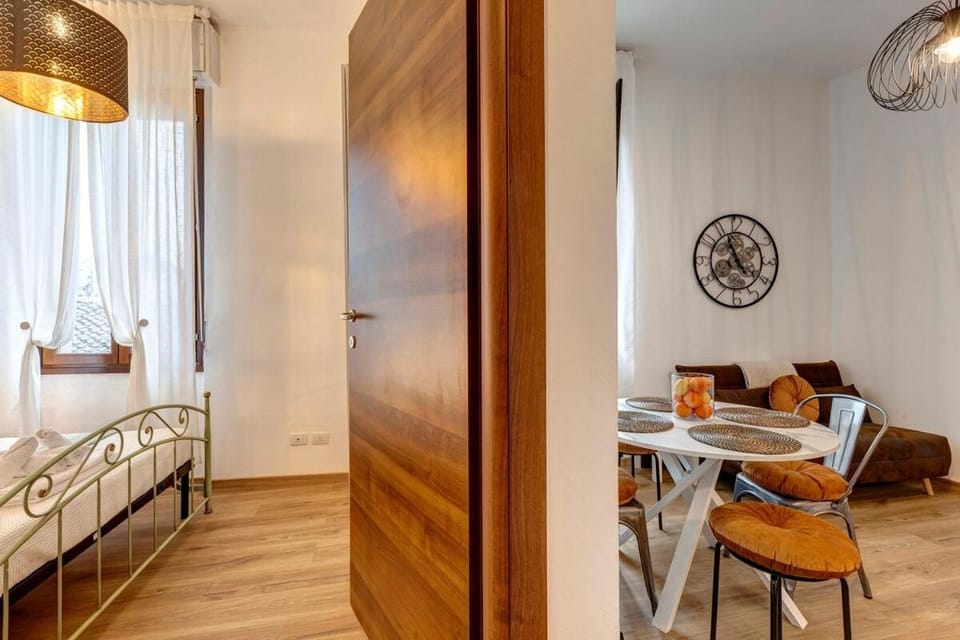 Bed, Living room