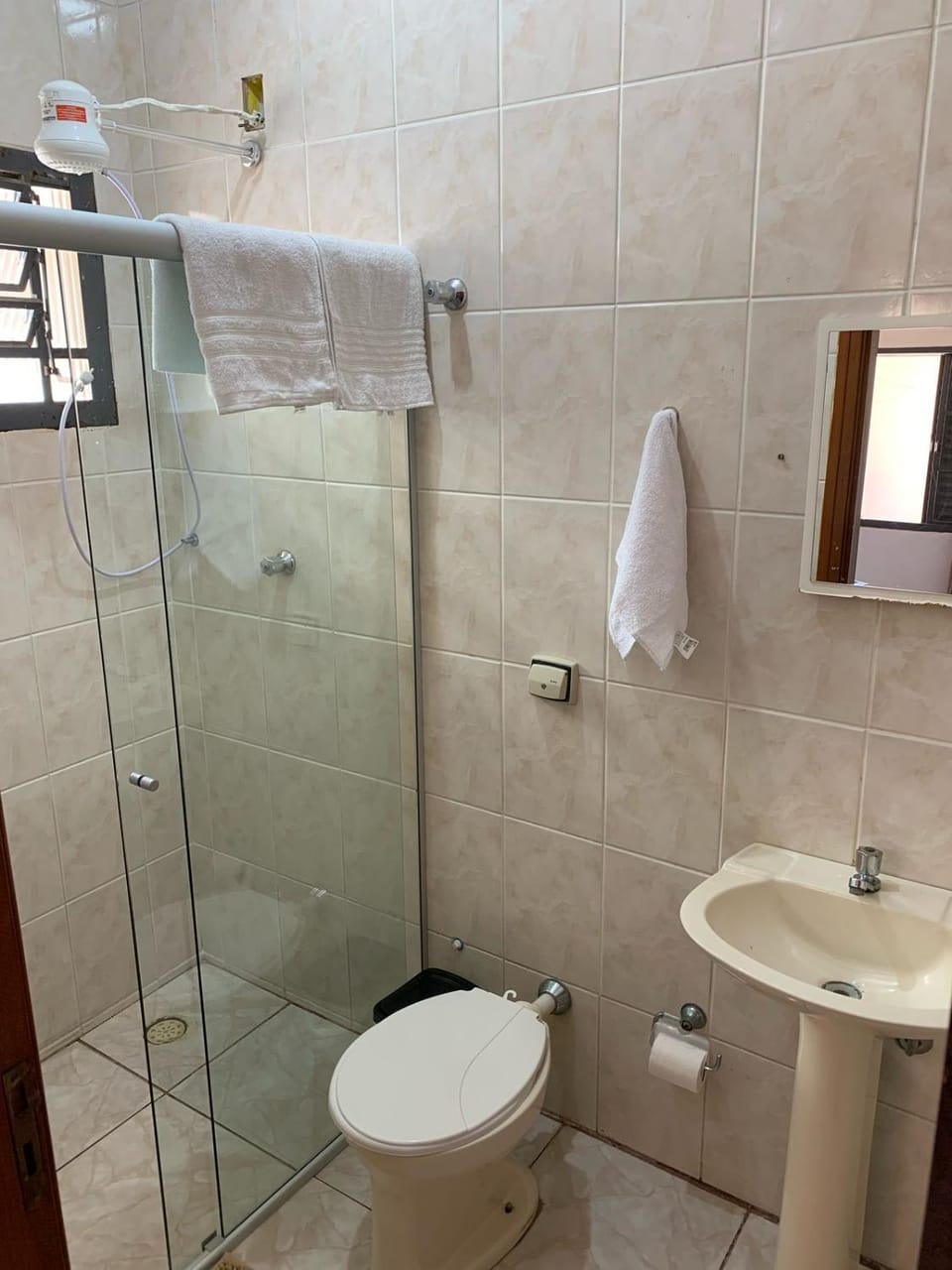Shower, Bathroom, towels