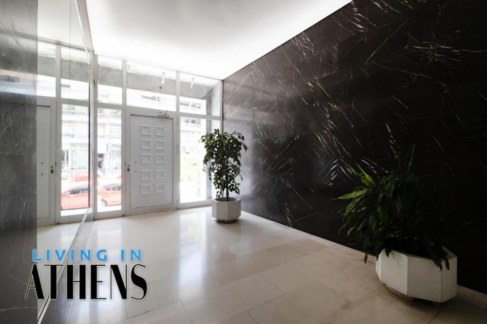 Eugene's Loft - Acropolis View - Jacuzzi 2&1 ppl Apartment in Athens