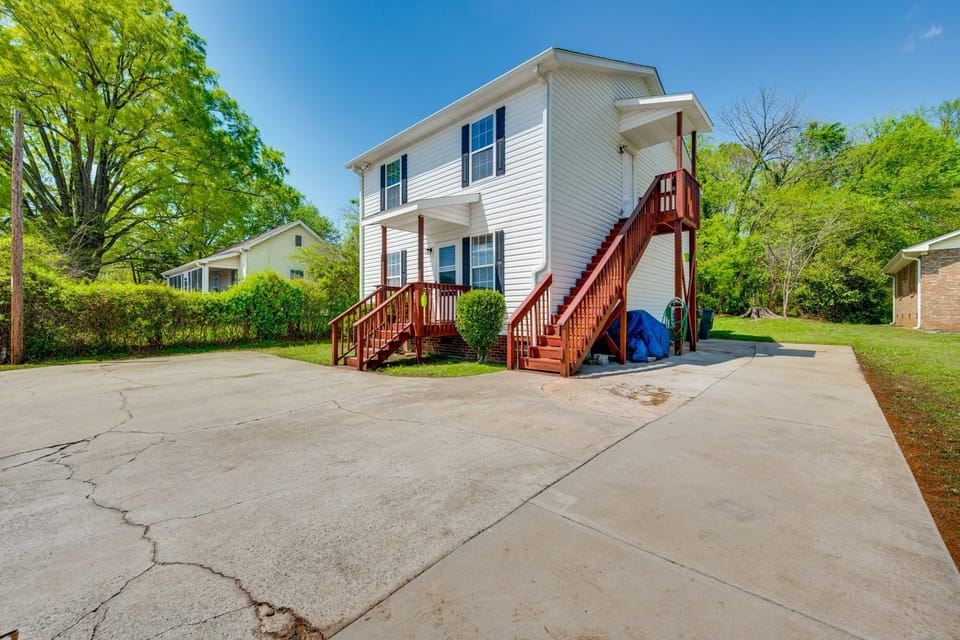 10 Mi to Snowland Concord Apt with Shared Yard Apartment in Kannapolis