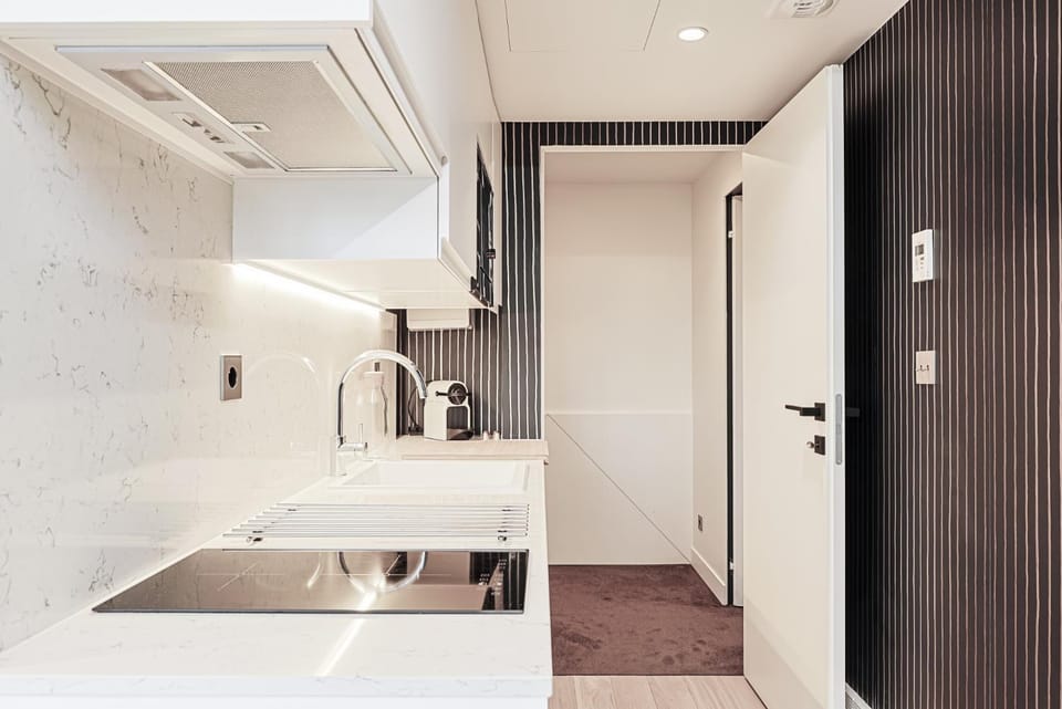 Coffee/tea facilities, Kitchen or kitchenette, microwave