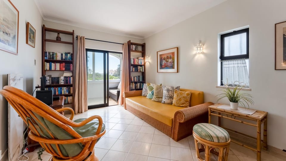 Alto do Vale by LovelyStay House in Alvor