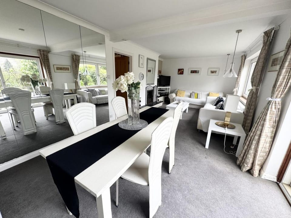 3 Bed with parking, ideal for families House in Wycombe District