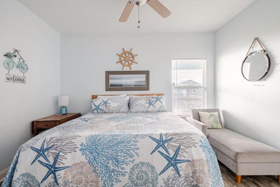Gulf View 3BR 2BA Steps to Beach 2 King Beds House in Bolivar Peninsula