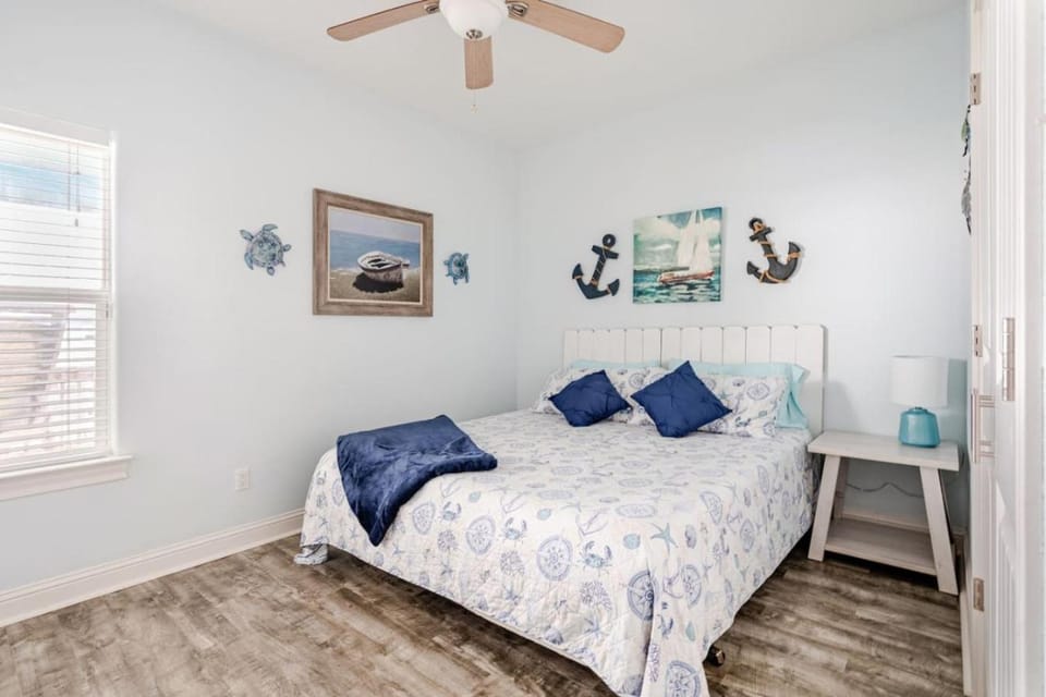Gulf View 3BR 2BA Steps to Beach 2 King Beds House in Bolivar Peninsula