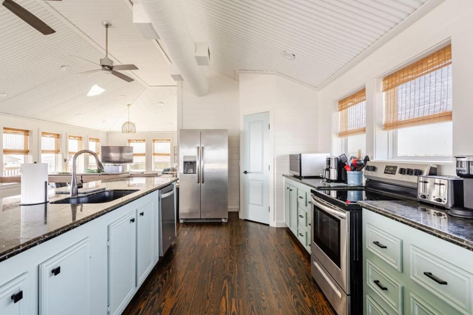 The Red Mango Retreat A Spacious 6BR House with Views House in Bolivar Peninsula