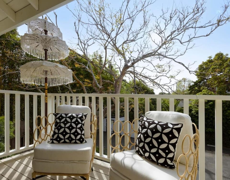 Private Balcony and Coastal Escape Apartment in Summerland