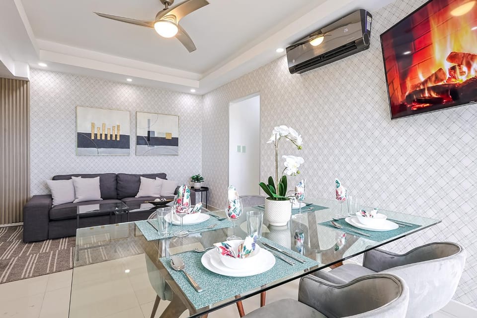 Living room, Dining area