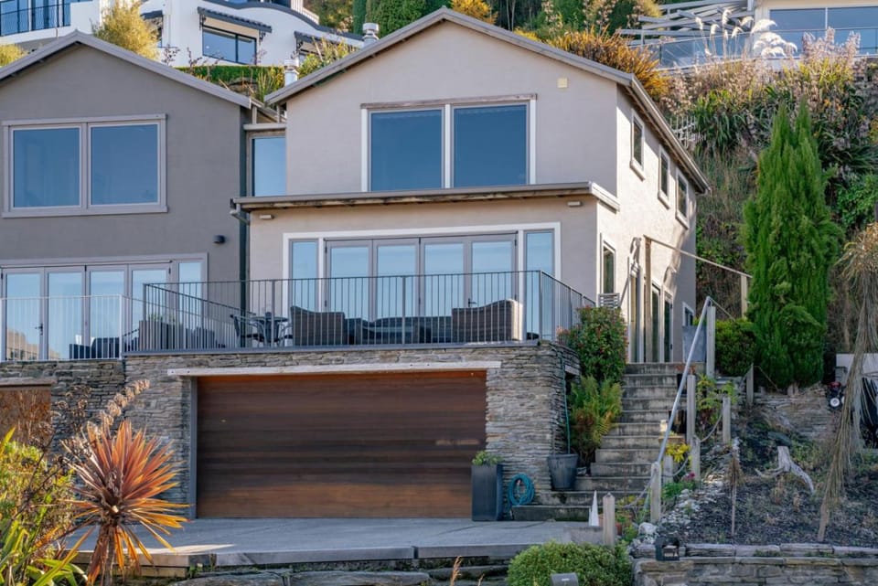 Gorgeous Views - Queenstown House in Queenstown