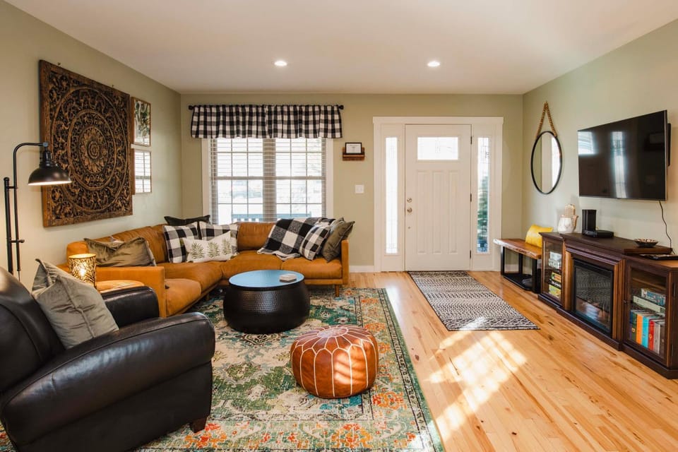 1 Mi to Dtwn Black Mountain Home with Patio and Yard House in Black Mountain