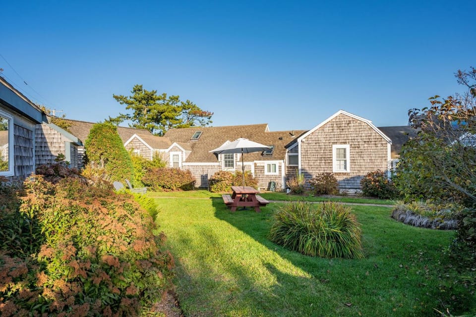 SeaGill Rest Nest - A Peaceful Ocean Hideaway House in South Yarmouth