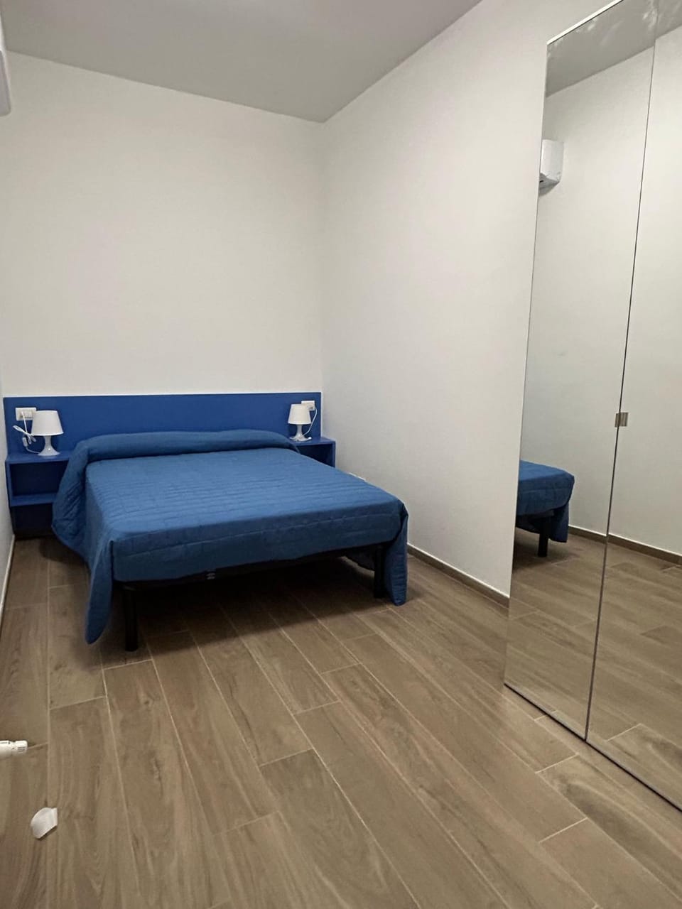 Bed, Photo of the whole room, Bedroom, wardrobe