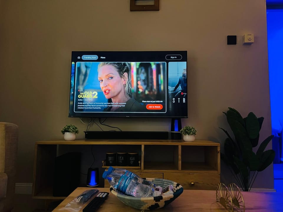 Communal lounge/ TV room, TV and multimedia, Living room, Evening entertainment