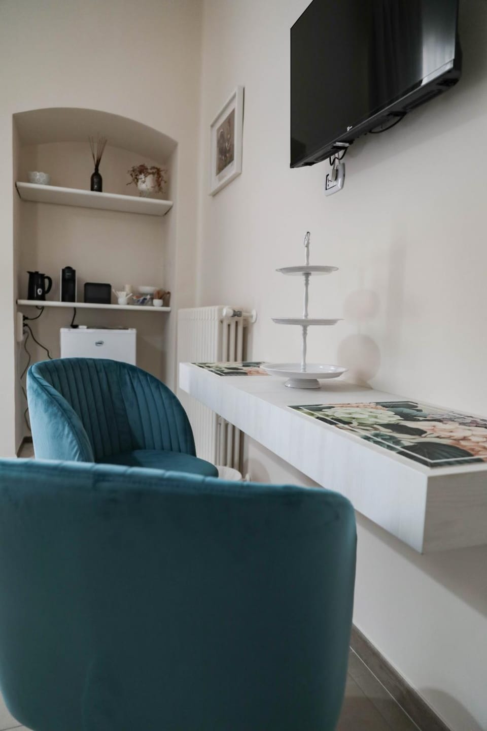 Dining area, Breakfast, minibar