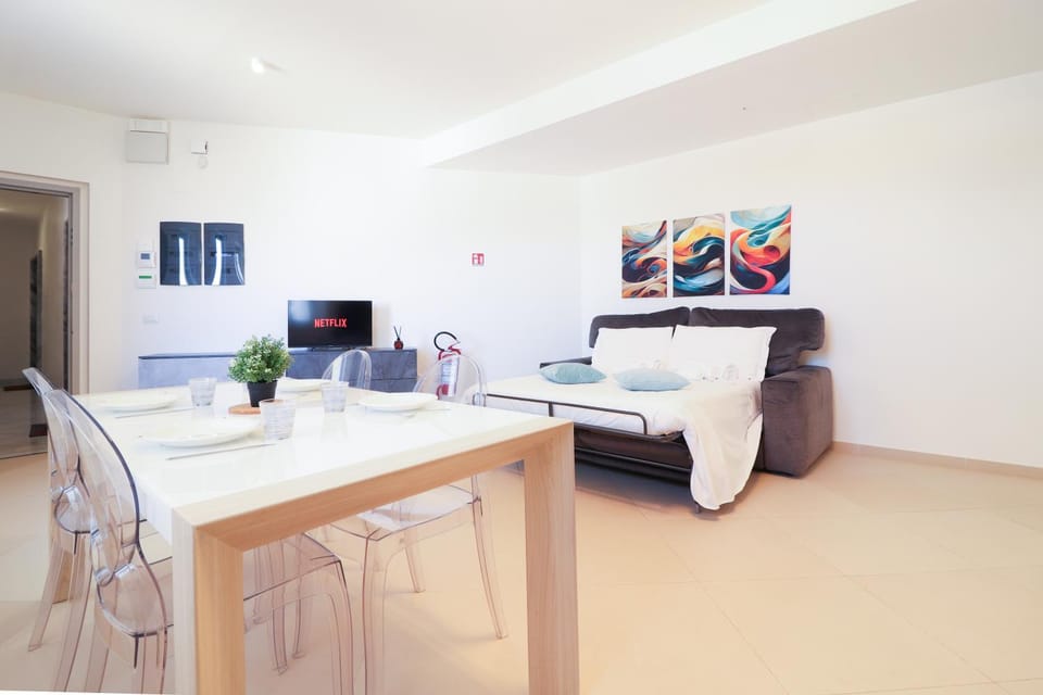 TV and multimedia, Living room, Dining area