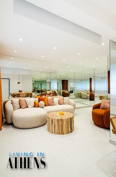 Living room, Seating area