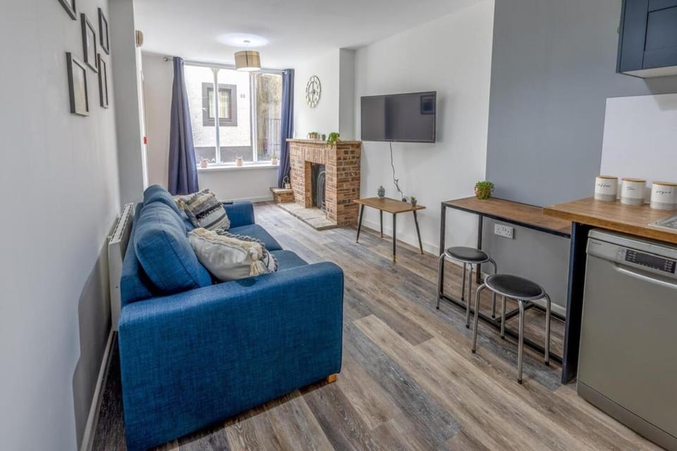 Whitehaven Retreat - Sleeps 2 - Cosy Escape Apartment in Copeland District