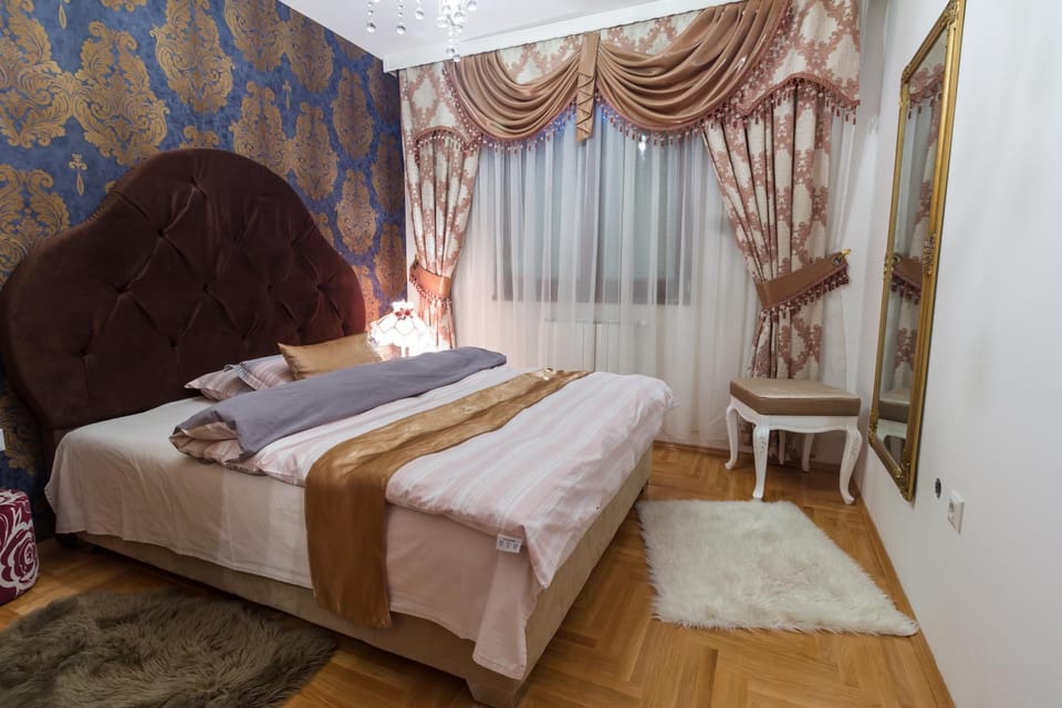 Property building, Bed, Photo of the whole room, Bedroom