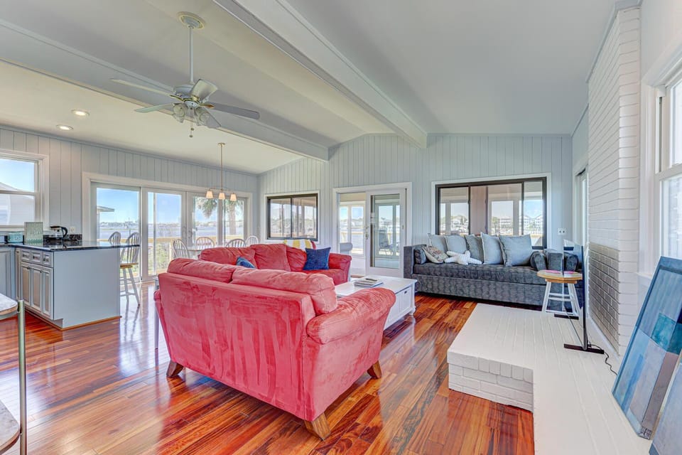 Dolphin Point by Carolina Beach Realty House in Carolina Beach