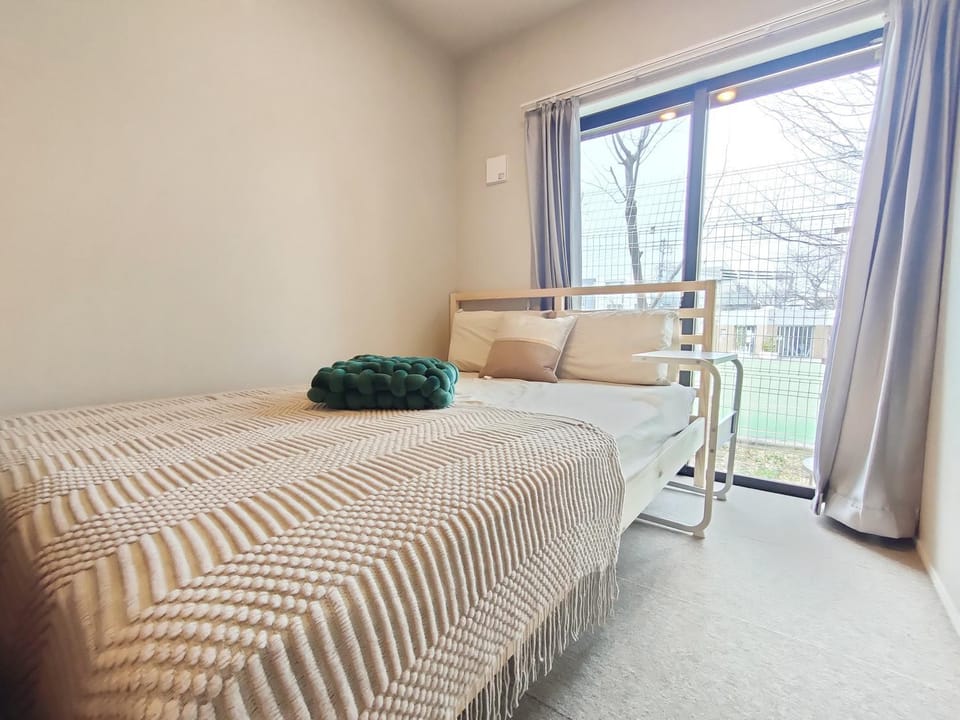 C2 Shibuya new hotel, 2 bedrooms and 1 living room, 7 mins to ST Max 6P 渋谷全新酒店 全新装修 两室一厅 交通中心 车站7分钟 最大6人 直达新宿 涉谷 表参道 品川 池袋 上野 代代木 银座 原宿 Apartment in Shibuya