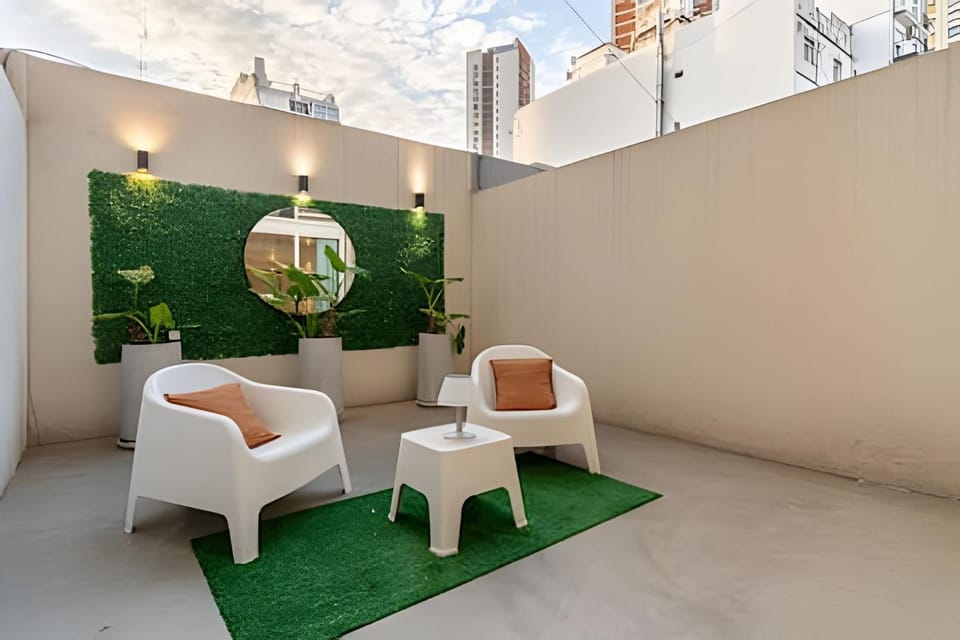 Cool Duplex in Palermo Chico with Private Patio! Apartment in Buenos Aires