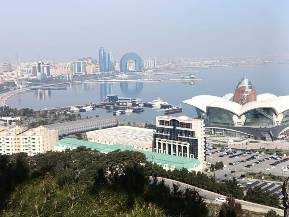 Хорошем месте находится, улица Иззет Небиев 6-22 Apartment in Baku