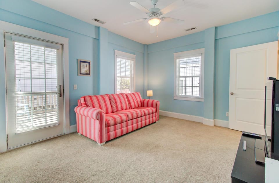 Hot Dogs in Paradise by Carolina Beach Realty House in Carolina Beach