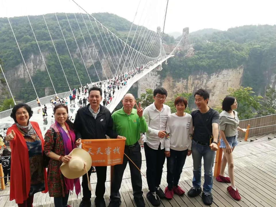 Nearby landmark, Natural landscape, Mountain view, group of guests