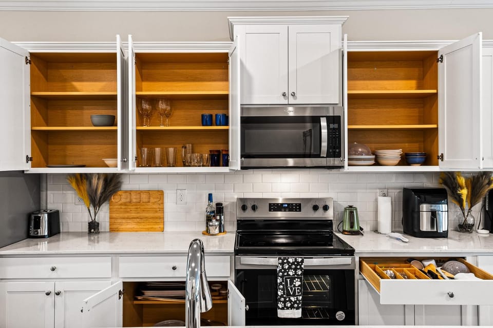 Coffee/tea facilities, Kitchen or kitchenette, dishwasher, toaster, kitchen