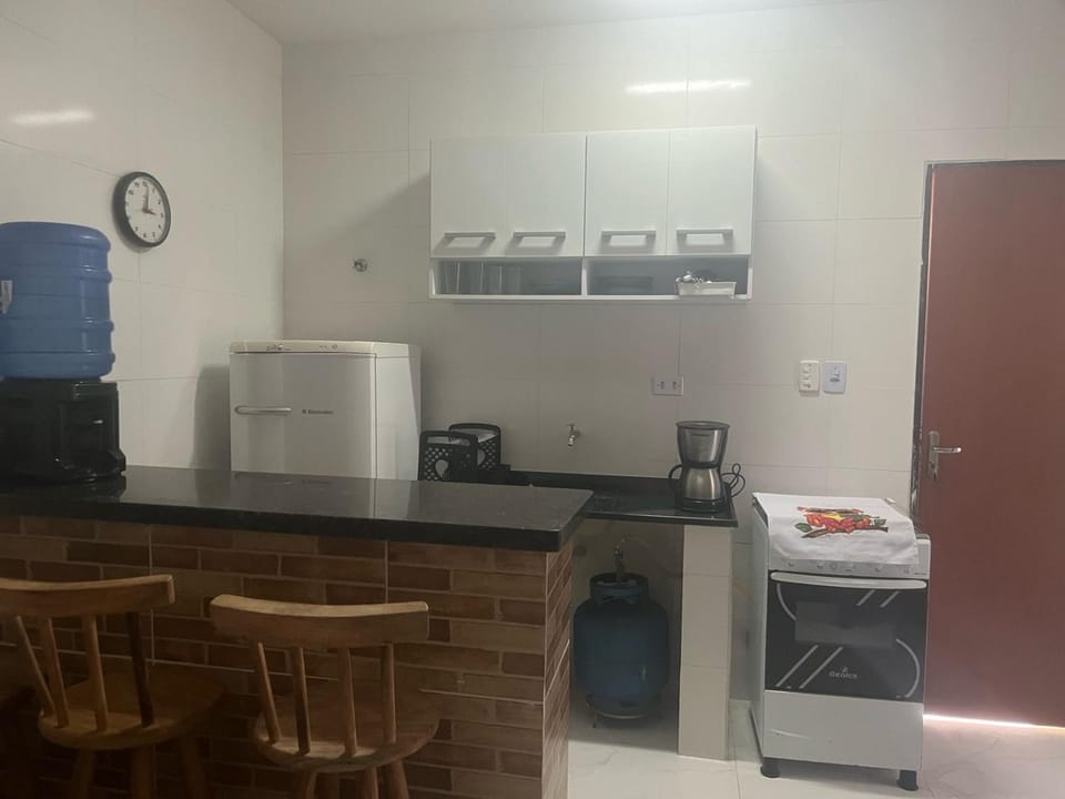 Kitchen or kitchenette, Dining area, oven, stove