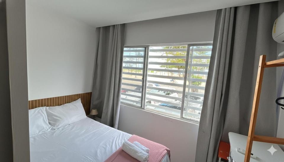 Bed, View (from property/room), View (from property/room), Bedroom, City view, Landmark view, Sea view, Sea view, Street view, Street view