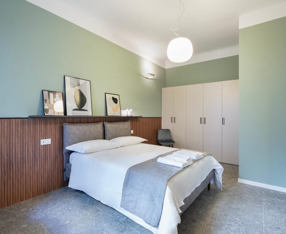 Bed, Photo of the whole room, Bedroom, wardrobe