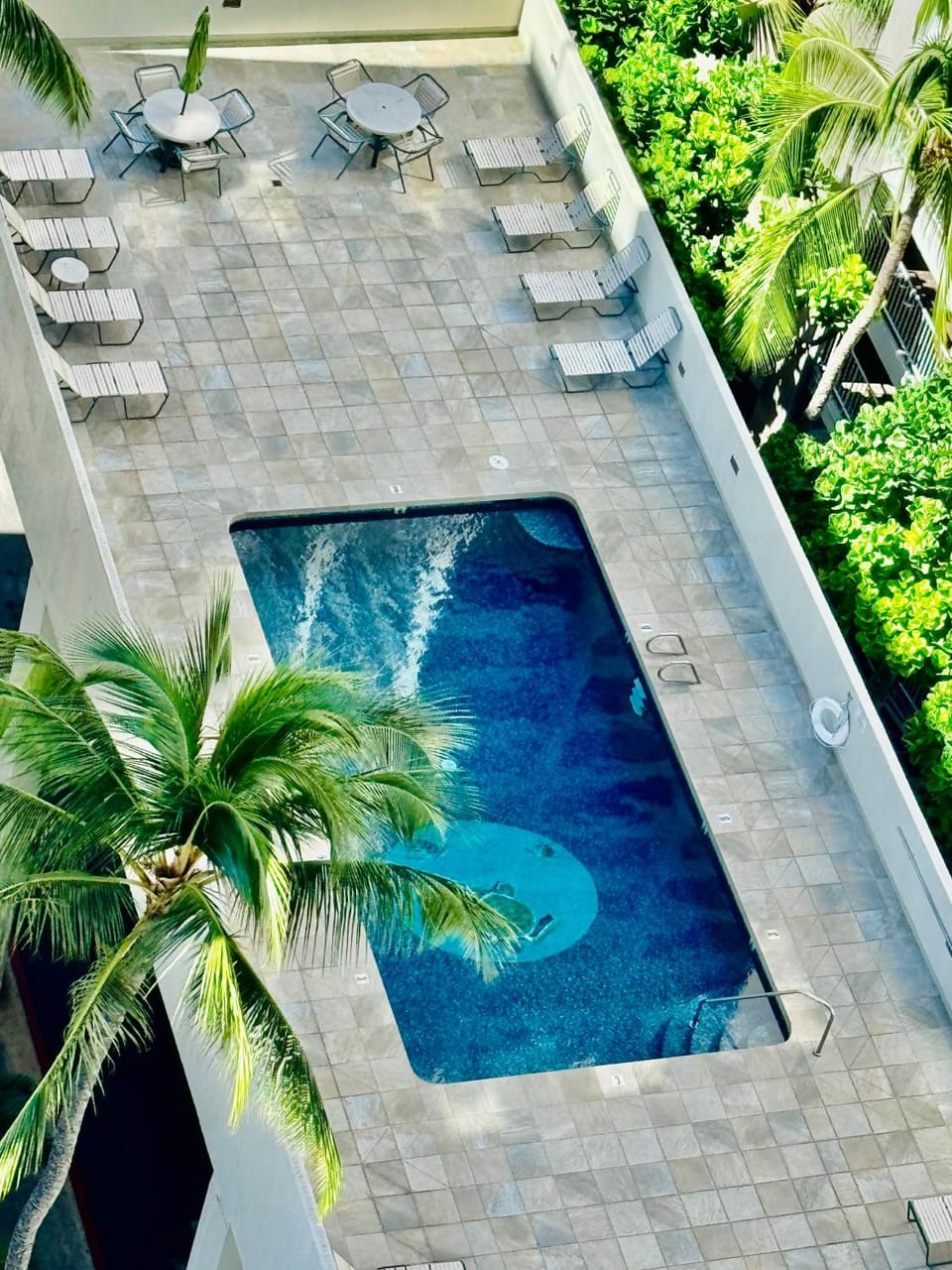 Swimming pool, sunbed