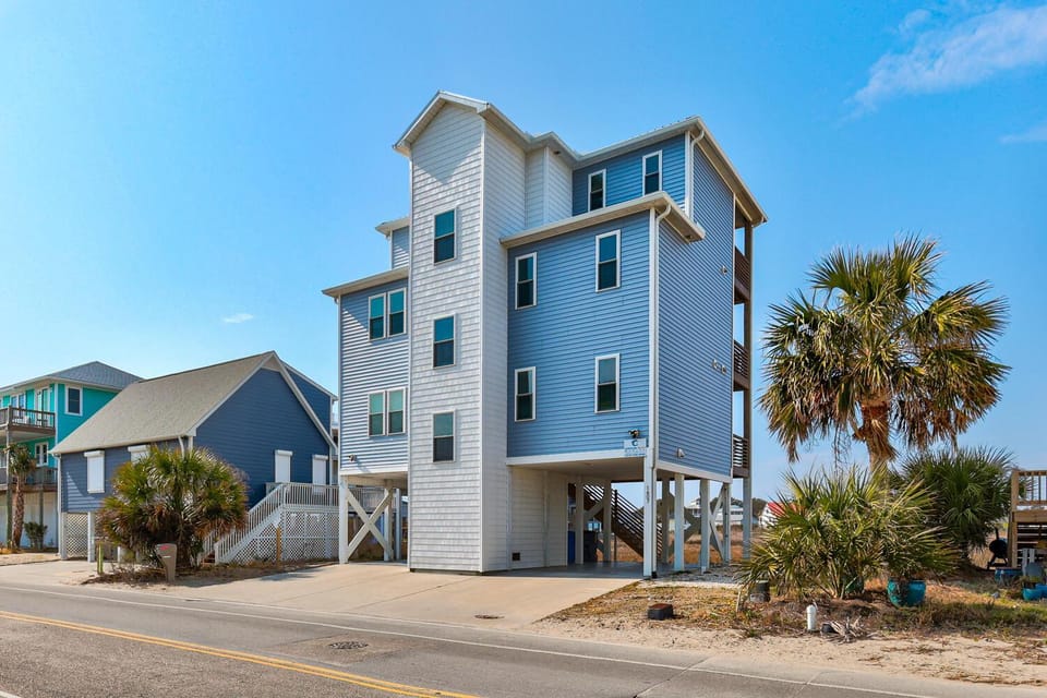 Marsh Mellow by Carolina Beach Realty House in Carolina Beach