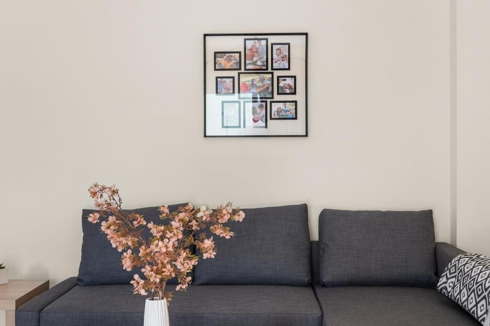 Living room, Decorative detail, Seating area